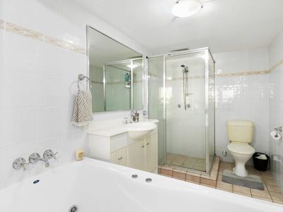 12 / 82-86 Limetree Parade, Runaway Bay