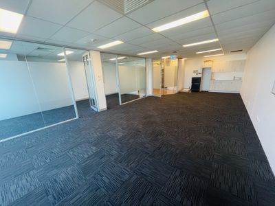 30606 / 9 Lawson Street , Southport