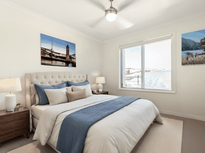 11 / 37 Azure Way, Hope Island